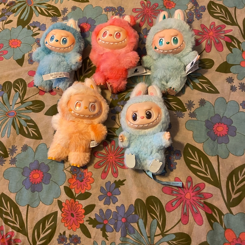 Green- Blue, Pink, Orange no box no bag these thing